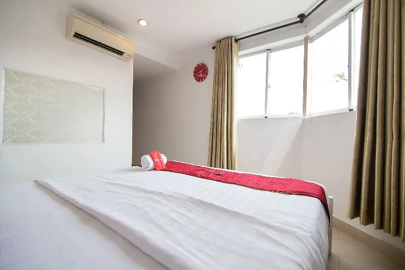 Reddoorz Plus @ Ben Thanh Market 4 Ho Chi Minh City